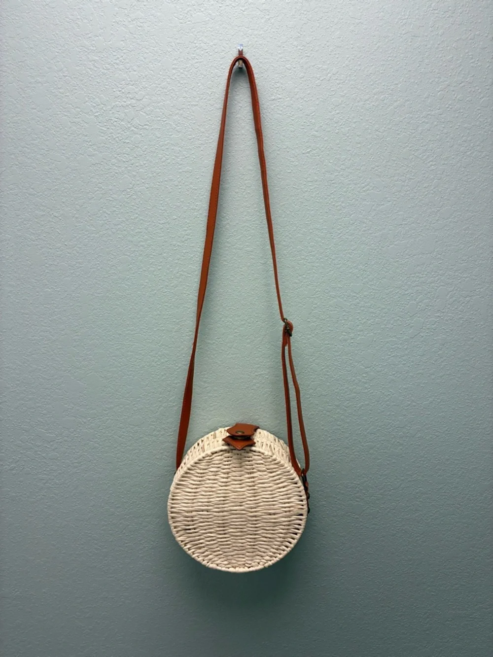 Round Woven rattan Crossbody Bag‎ with Tan Strap
